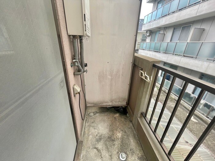 物件内観写真17　(洗濯機置場)