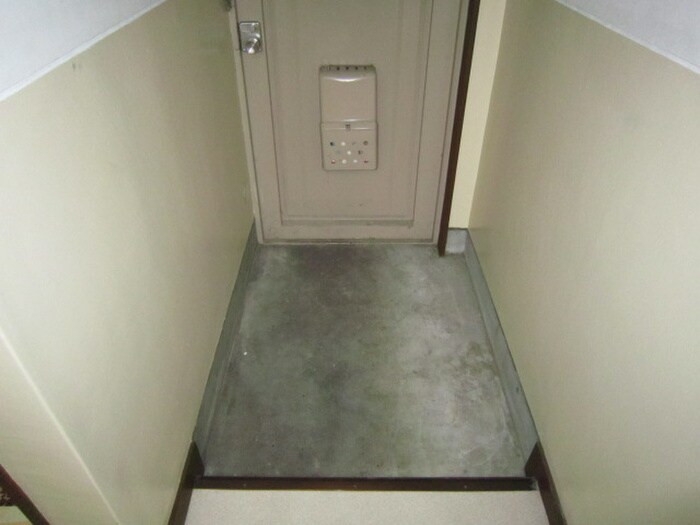 物件内観写真14　(玄関)