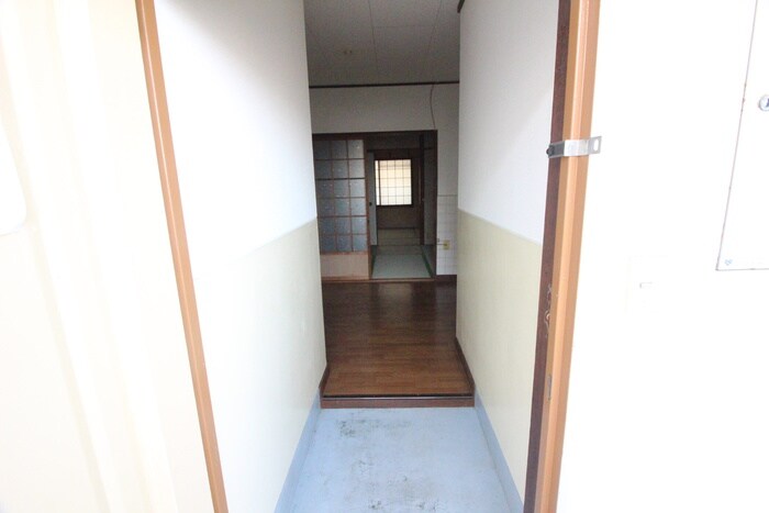 物件内観写真15　(玄関)