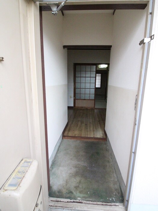 物件内観写真15　(玄関)