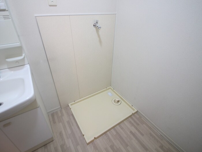 物件内観写真15　(洗濯機置場)