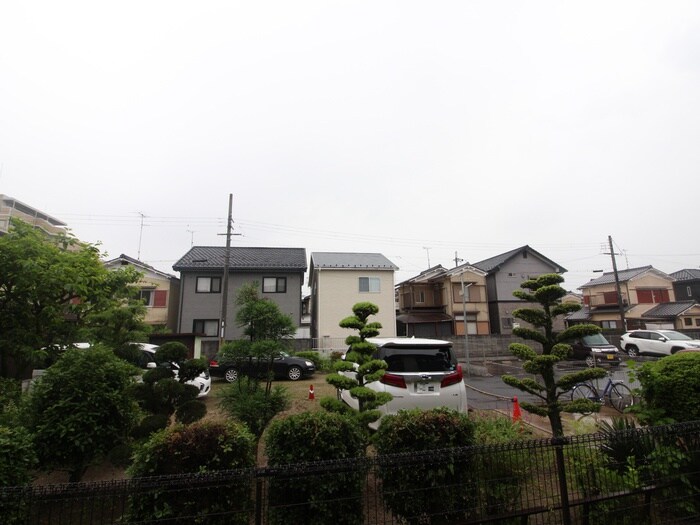 物件内観写真18　(室内からの展望)