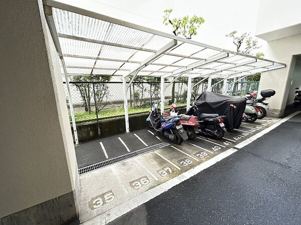 バイク置き場