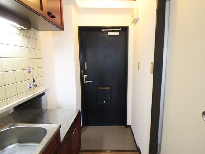 物件内観写真16　(玄関)