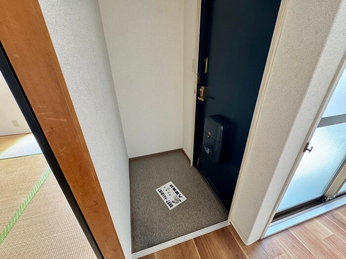 物件内観写真18　(玄関)