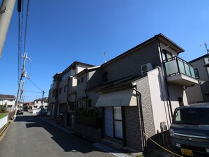 ハイツ昆陽外観写真