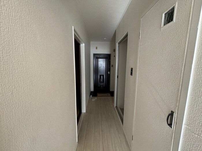 物件内観写真8　(廊下)