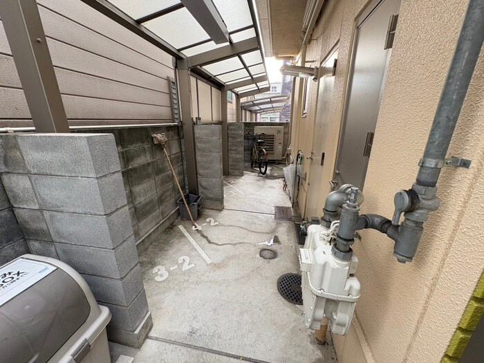 物件外観写真3　(駐輪場)