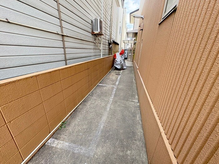 物件外観写真5　(駐輪場)