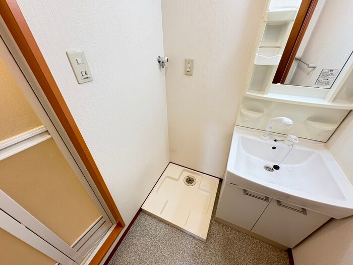 物件内観写真21　(洗濯機置場)