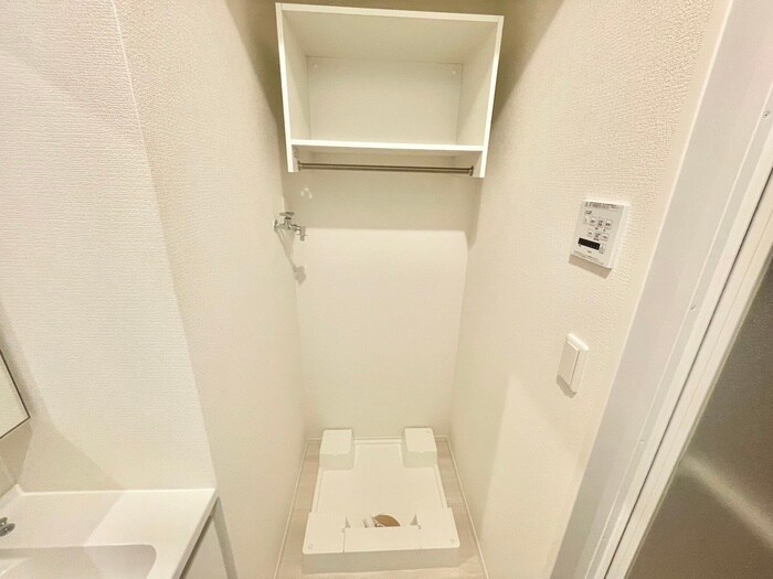 物件内観写真12　(洗濯機置場)