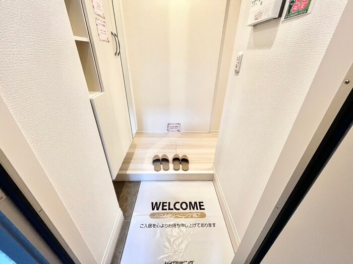 物件内観写真18　(玄関)