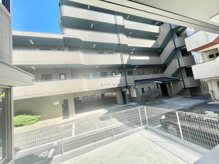 物件内観写真19　(室内からの展望)