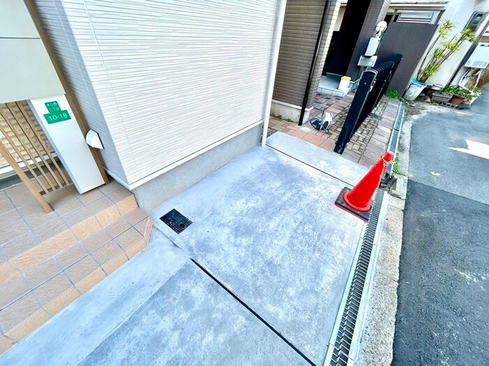 物件外観写真4　(駐輪場)