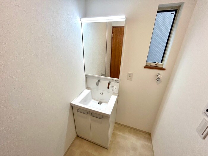 物件内観写真9　(洗面)