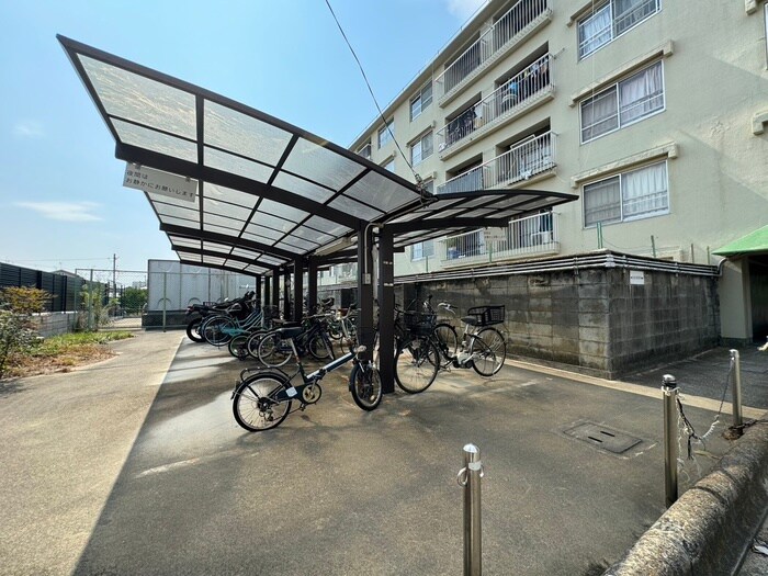 物件外観写真3　(駐輪場)
