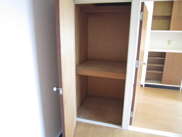物件内観写真12　(収納)