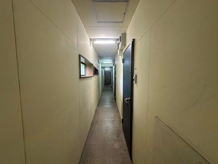 物件外観写真4　(エントランス部分)