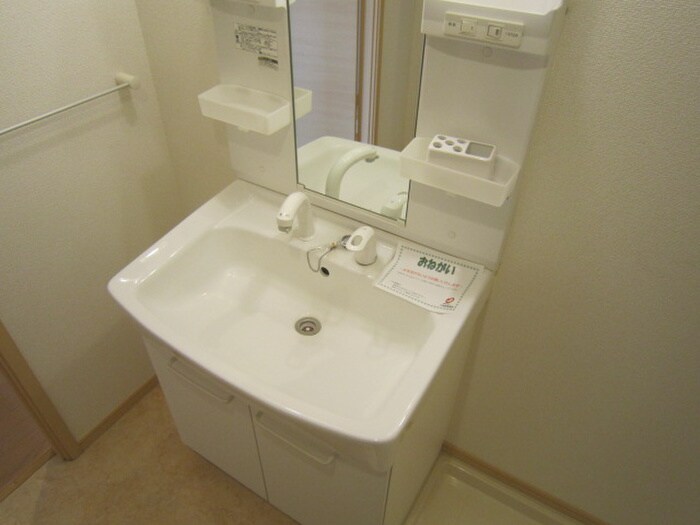 物件内観写真18　(洗濯機置場)