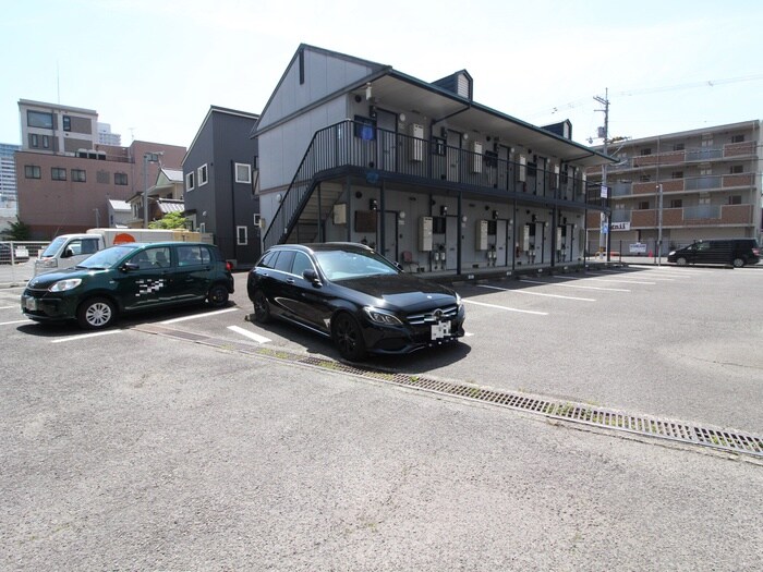 物件外観写真5　(駐車場)