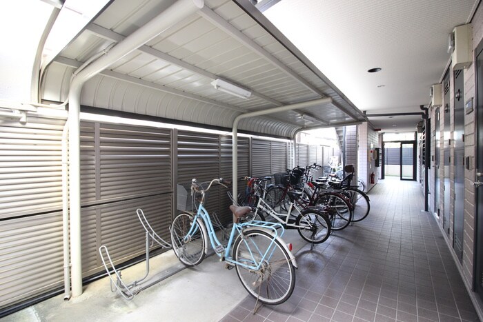 物件外観写真6　(駐輪場)