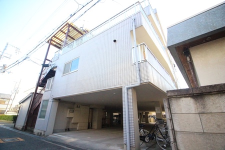 アルビー鳳外観写真