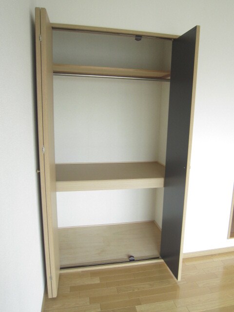 エレガンス西院の収納