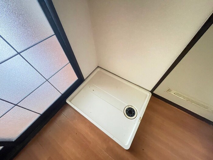 物件内観写真16　(洗濯機置場)