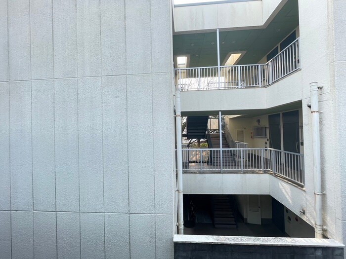 物件内観写真19　(室内からの展望)