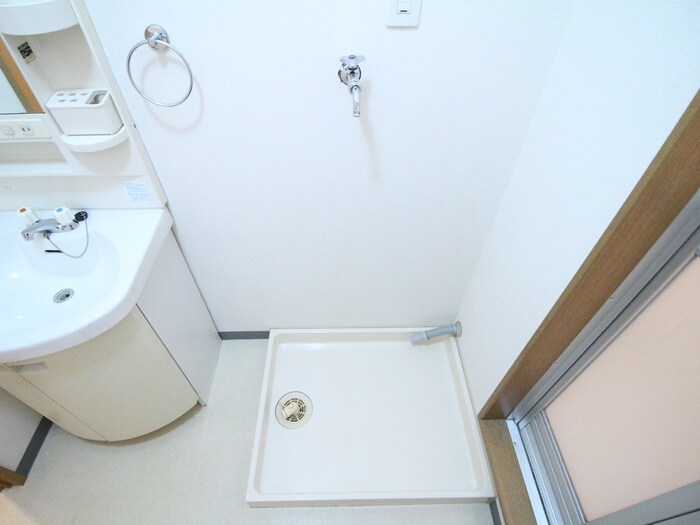 物件内観写真12　(洗濯機置場)