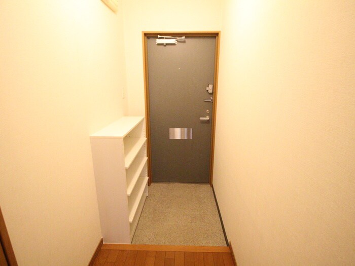 物件内観写真13　(玄関)
