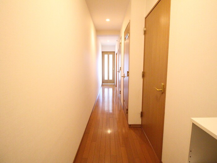物件内観写真20　(廊下)