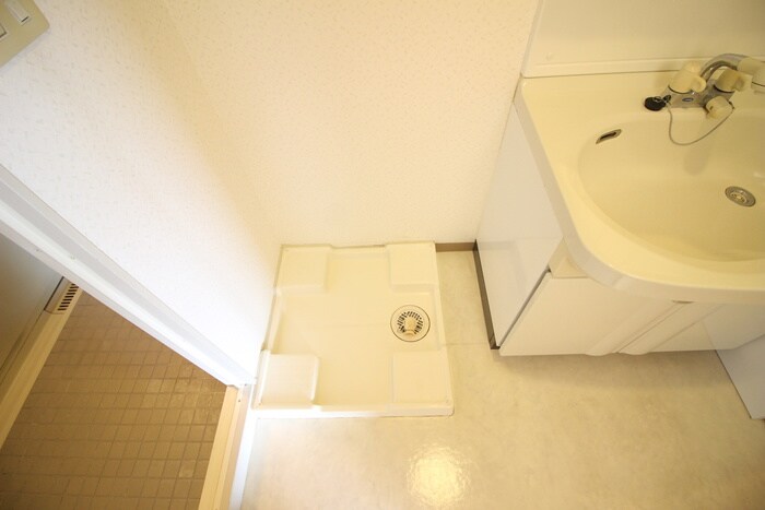 物件内観写真14　(洗濯機置場)