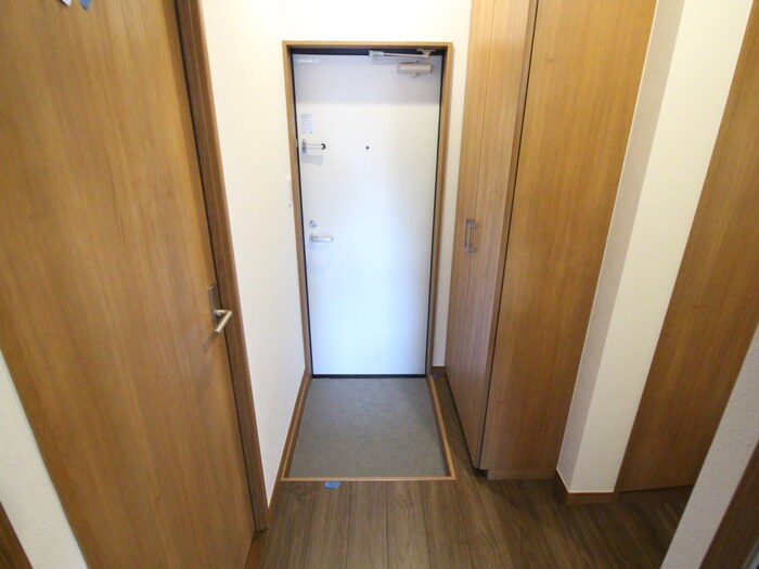 物件内観写真11　(玄関)