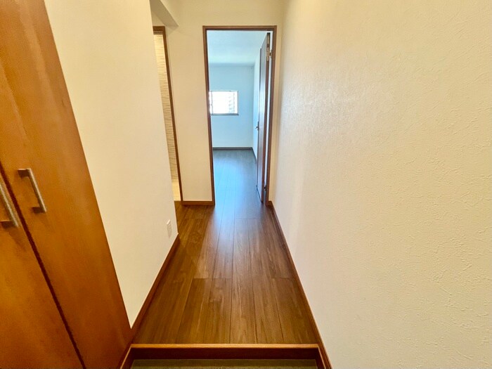 物件内観写真18　(廊下)