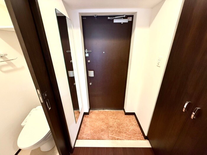 物件内観写真7　(玄関)