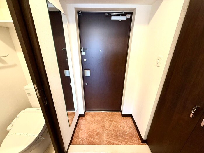 物件内観写真7　(玄関)