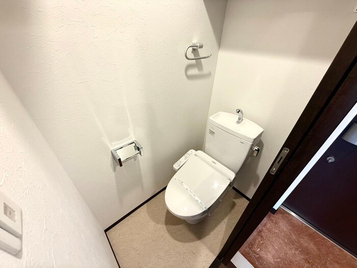 物件内観写真8　(トイレ)