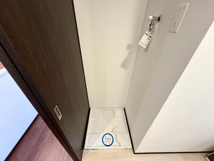 物件内観写真12　(洗濯機置場)