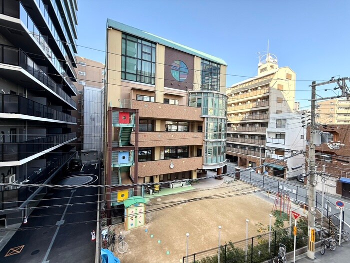 物件内観写真16　(室内からの展望)