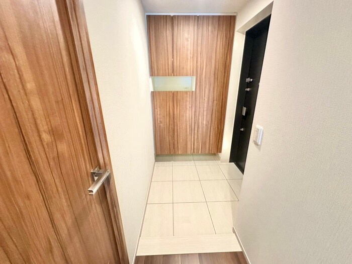 物件内観写真19　(玄関)