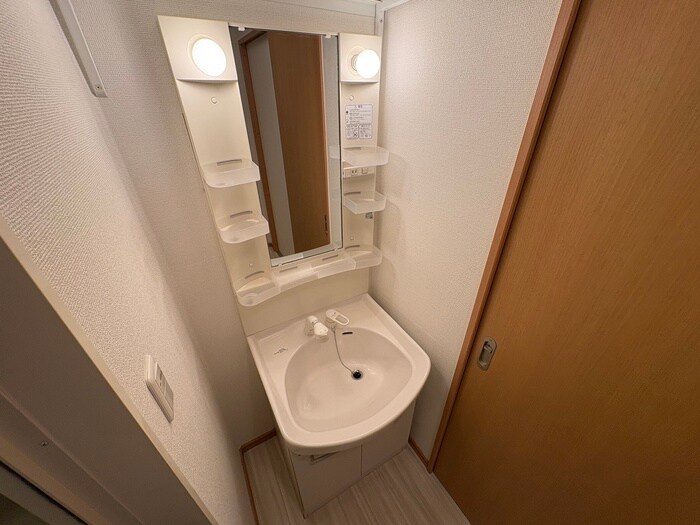 物件内観写真9　(洗面)