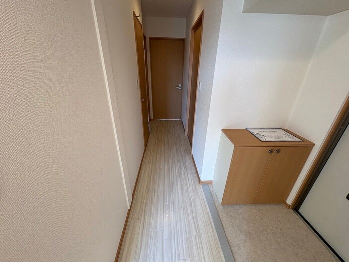 物件内観写真17　(廊下)