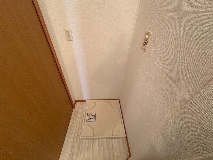 物件内観写真19　(洗濯機置場)