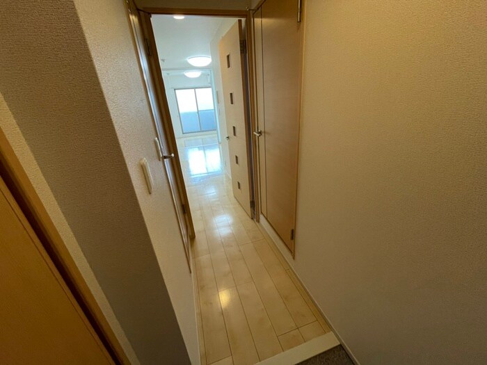 物件内観写真20　(廊下)