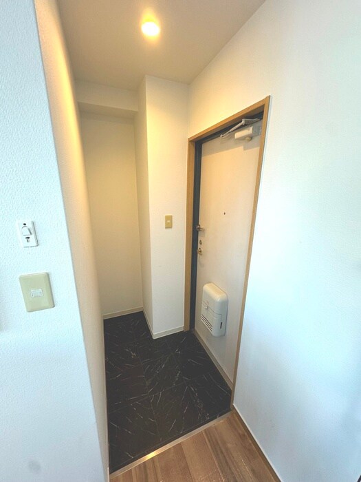 物件内観写真14　(玄関)