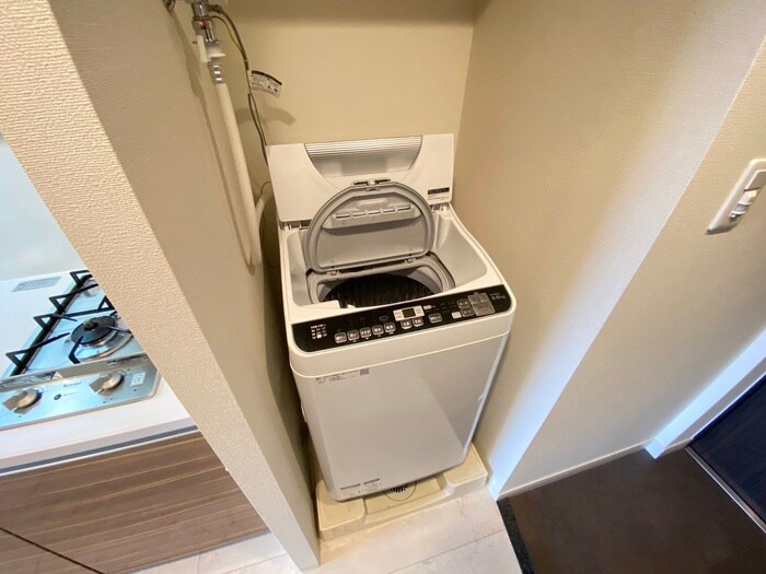 物件内観写真11　(洗濯機置場)