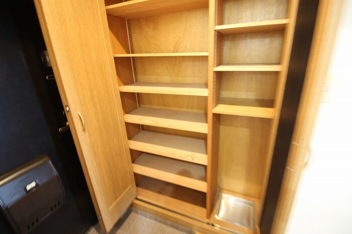 物件内観写真16　(靴箱)