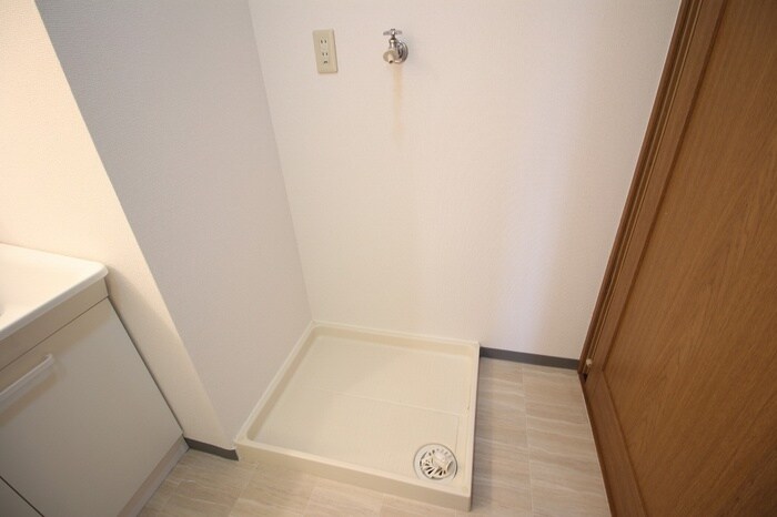 物件内観写真17　(洗濯機置場)