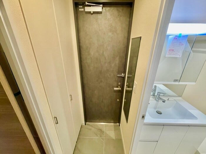 物件内観写真22　(玄関)